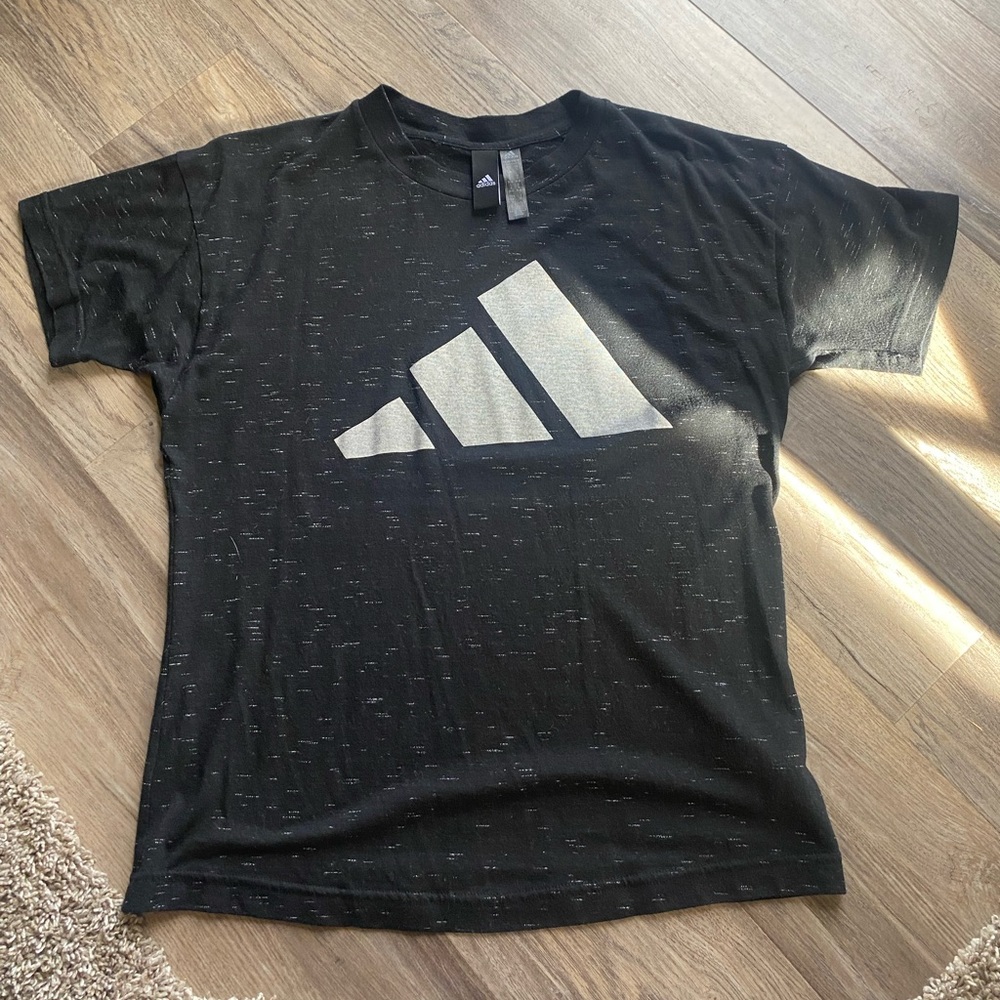Adidas T-Shirt
